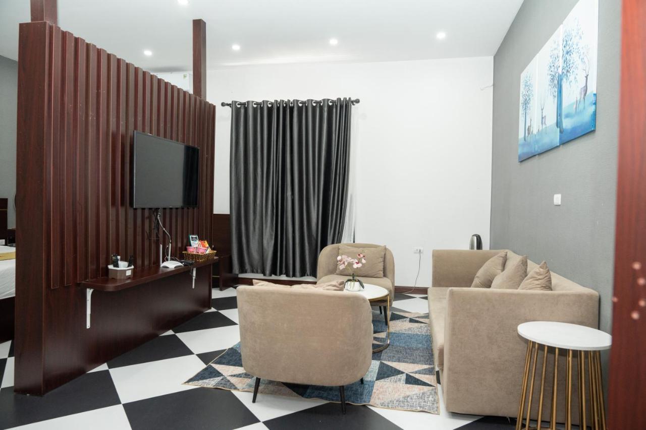 Anh Anh Luxury Hotel Tuyen Quang Esterno foto