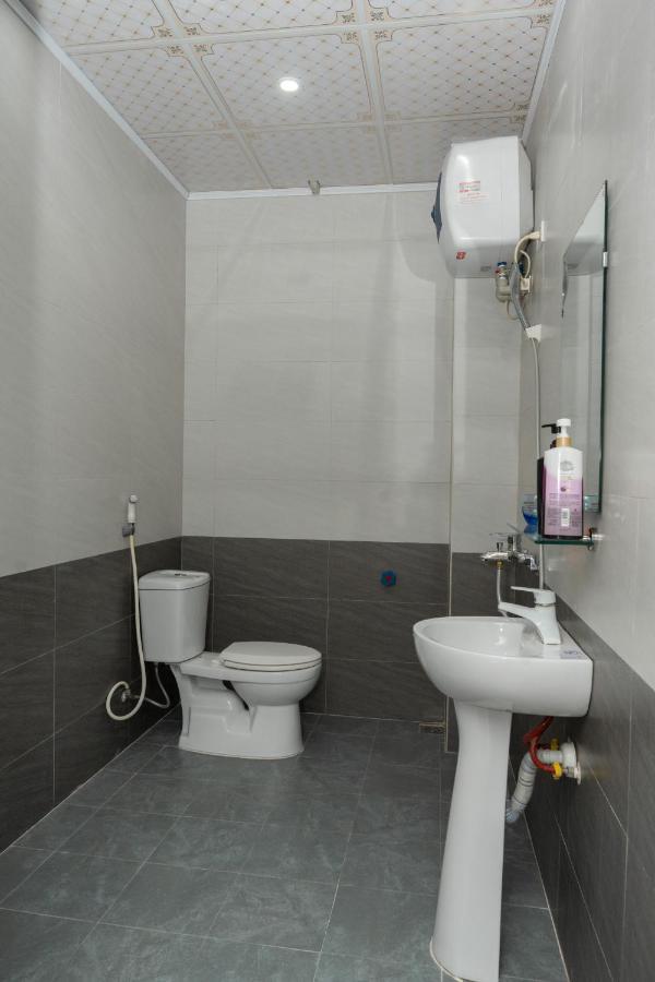 Anh Anh Luxury Hotel Tuyen Quang Esterno foto